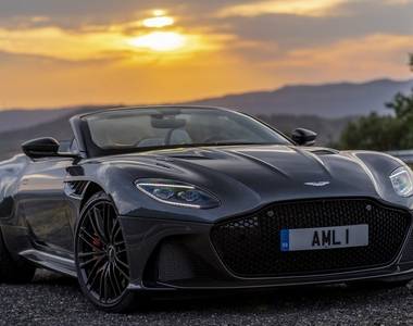 We review the 2019 Aston Martin DBS Superleggera