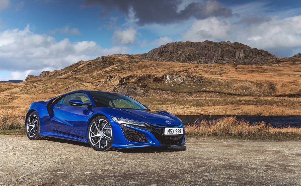 We review the 2019 Honda NSX - Looks
