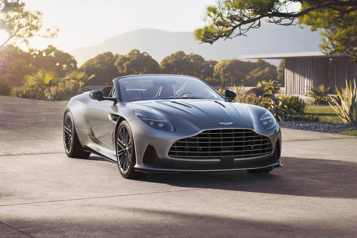 astonmartin_db12_volante_1