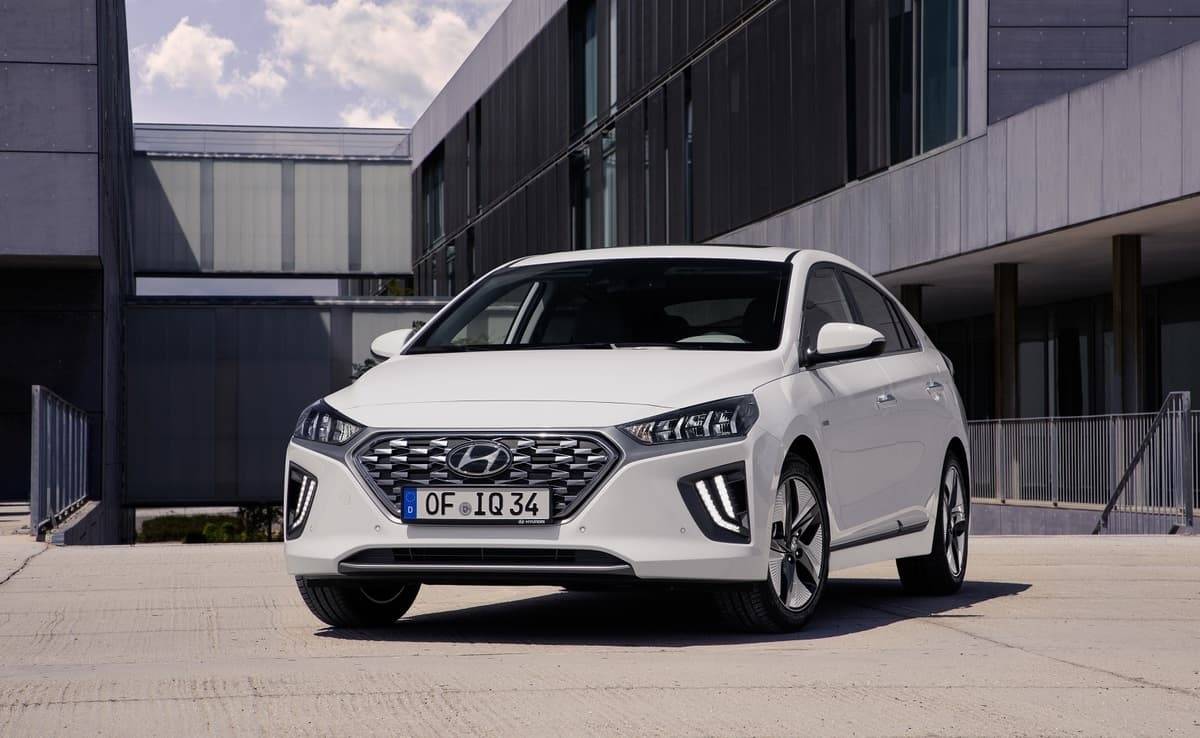 We review the 2019 Hyundai Ioniq